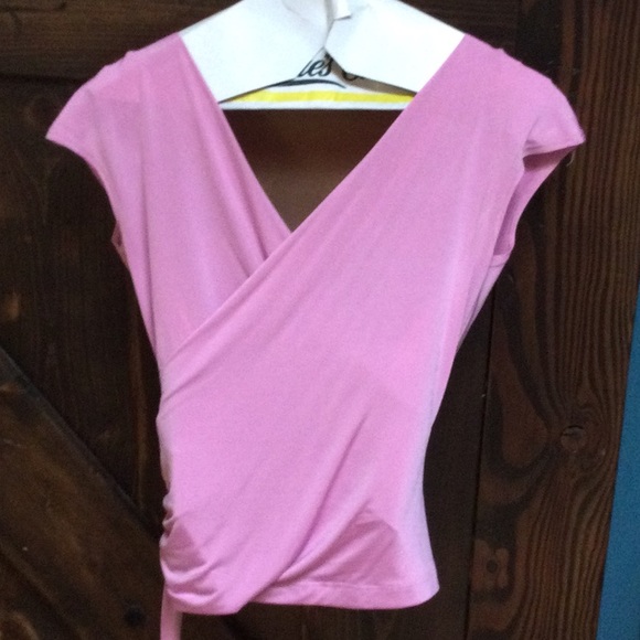 Sexy Deep V-neck and V-back sleeveless fitted top - Picture 4 of 8